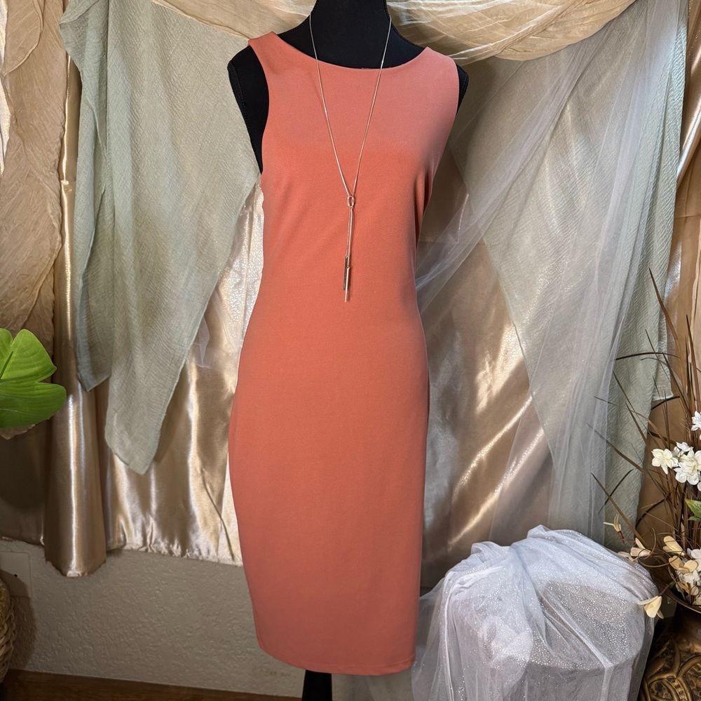 Elegant Sleeveless Coral Midi Dress